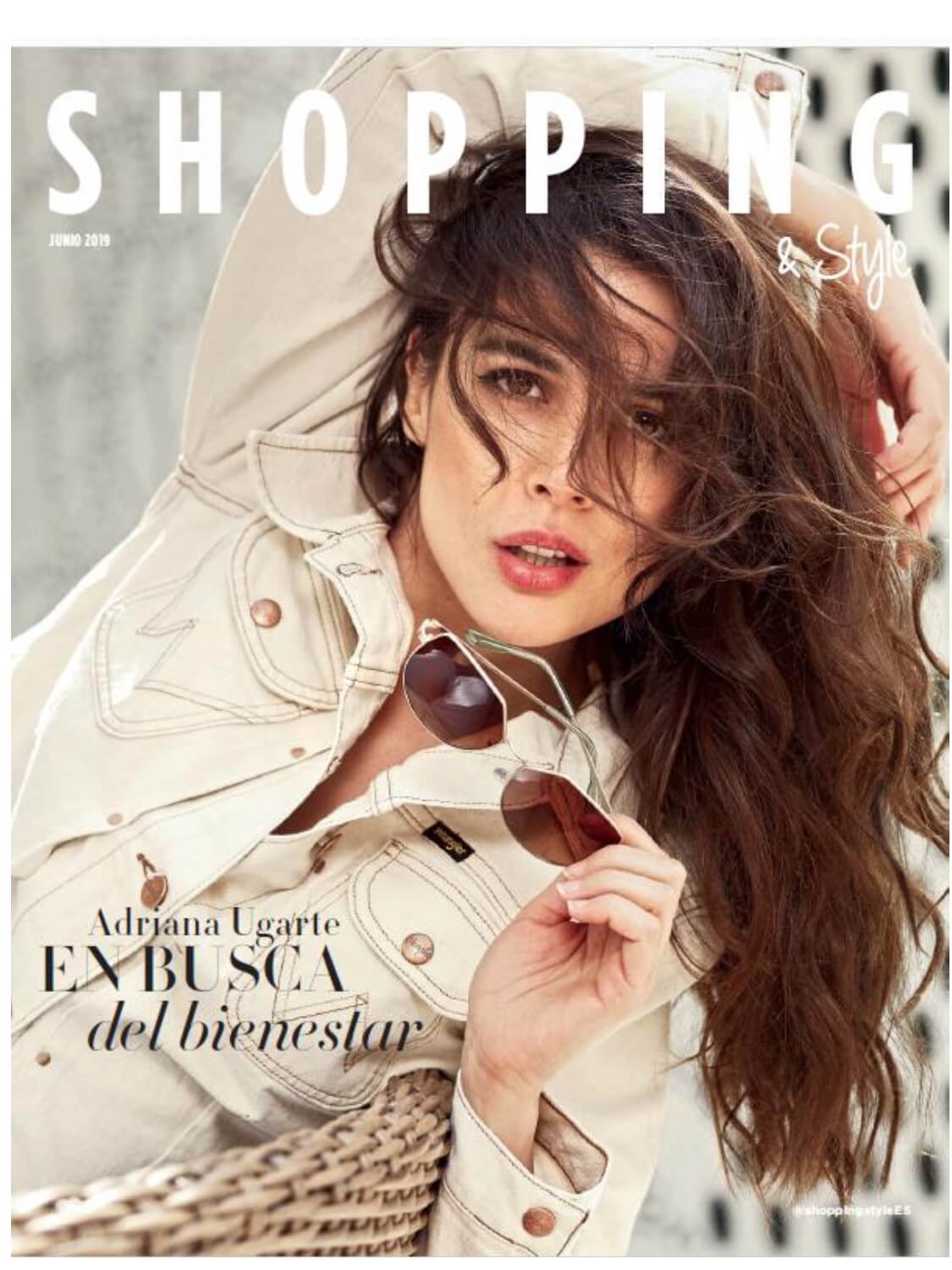 SHOPPING & STYLE_Junio 2019_Q77_page-000